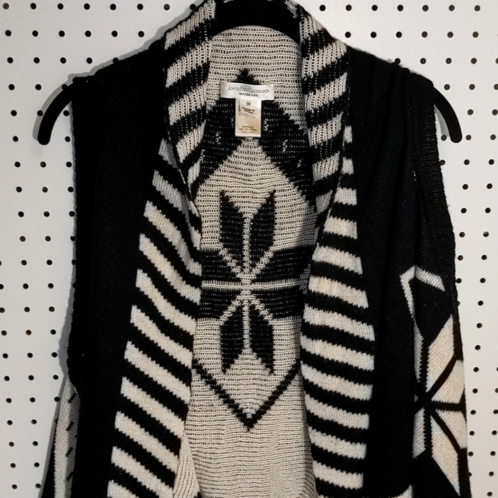Cozy geometric knit open vest